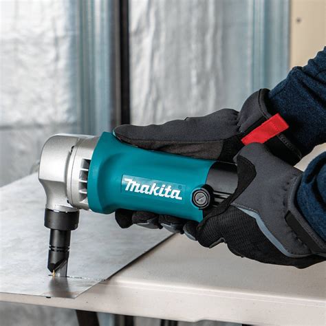 Makita nibblers for cutting steel